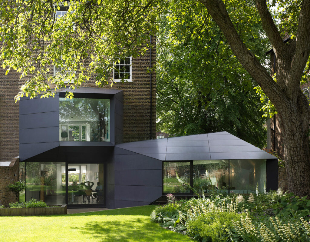 6 Ways Modern Glass Supports Sustainable Architecture